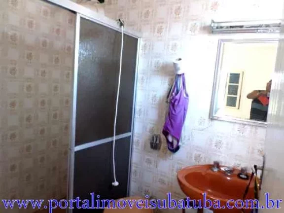 Imagem AT: 480m2 - AC: Aprox: 200 m2 - Esquina - 600 mts da Praia.