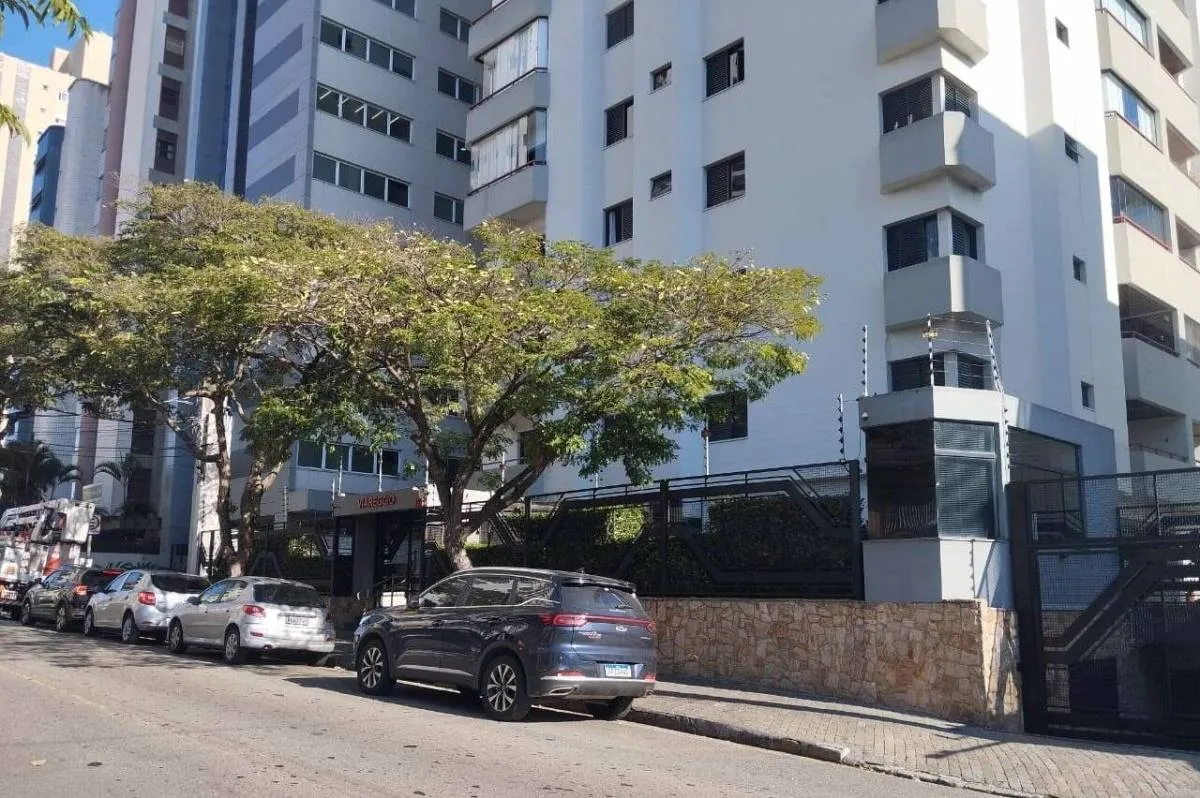 Foto do imóvel Apartamento de 4 dormitórios na Vila Bastos - Santo André em Rua Adolfo Bastos