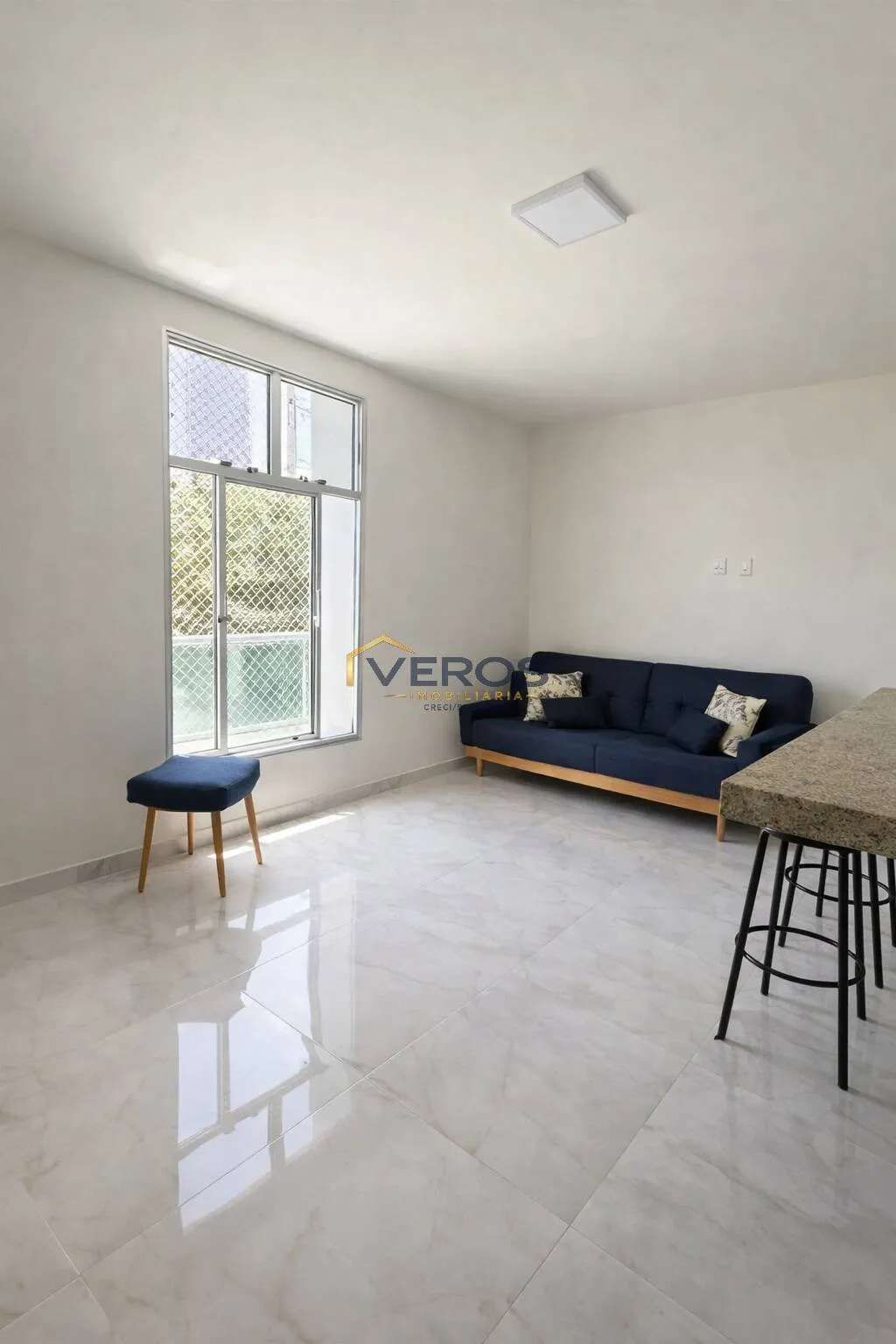 Imagem Apartamento a venda com 2 quartos e piscina na Martim de Sá - Caraguá
