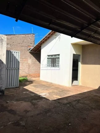 Imagem Casa à venda no Bairro Jardim Itália, Uberaba - 2 dormitórios e 2 garagens!
