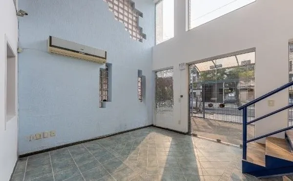 Imagem Prédio comercial com loja no bairro Rio Branco com 237m²