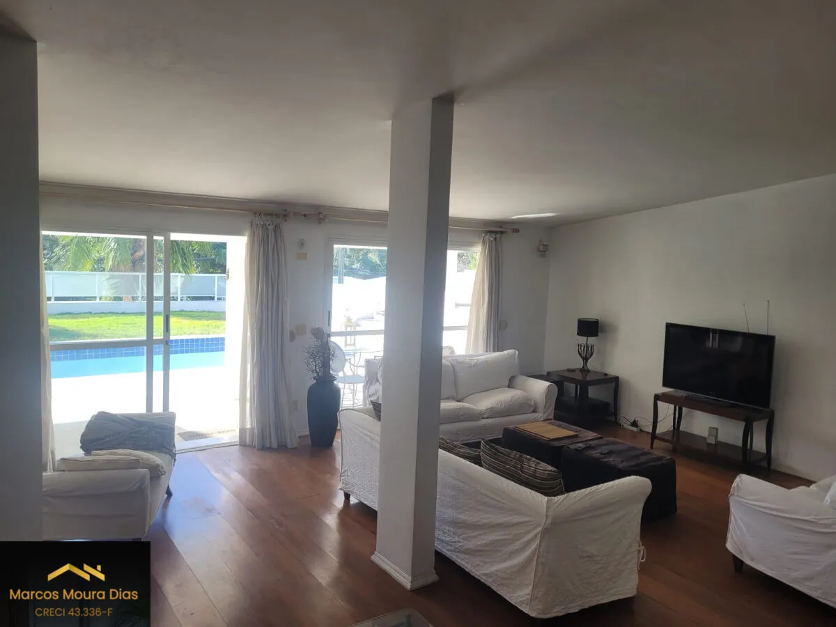 Imagem Casa no Parque dos Príncipes com 3 suítes, 236 m² de área constrúida em 462m² de terreno. Piscina e Churrasqueira