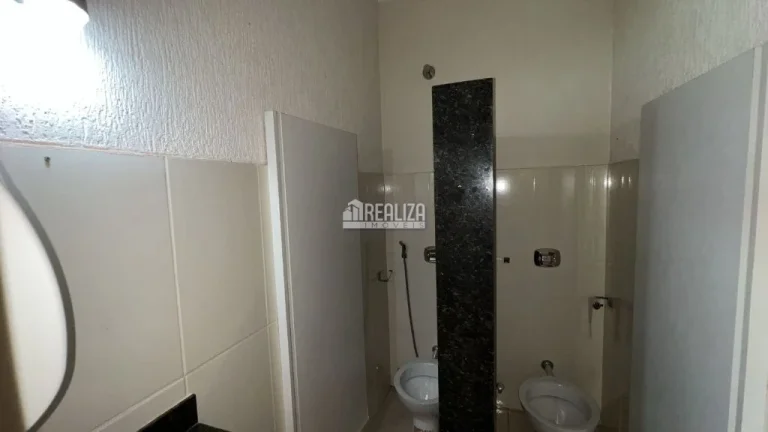 Imagem Casa à venda no bairro Jardim Maracanã, Uberaba - 2 dormitórios, suíte e churrasqueira!