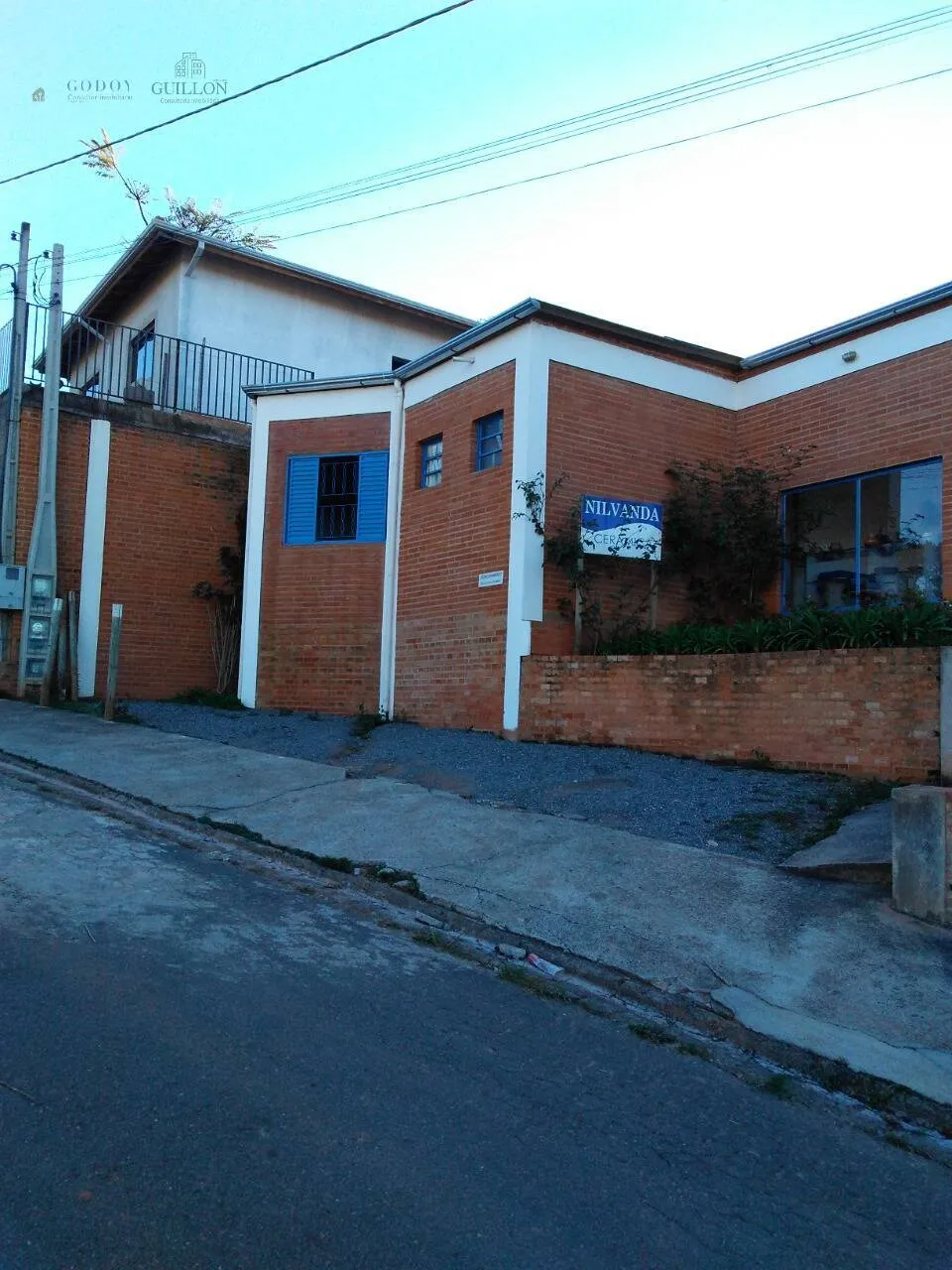 Imagem Casa com Grande Terreno e Potencial de Investimento