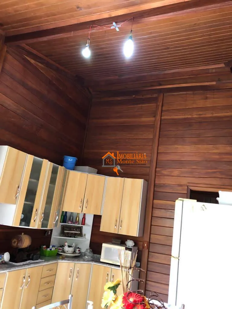 Imagem Casa com 6 dormitórios à venda, 300 m² por R$ 1.290.000,00 - Fazenda Velha - Arujá/SP