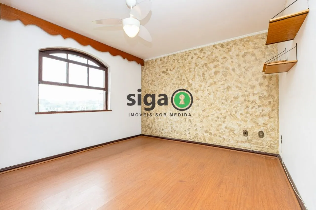 Imagem CASA Á VENDA , COM 327 m2 útil, 5 VAGAS GARAGEM