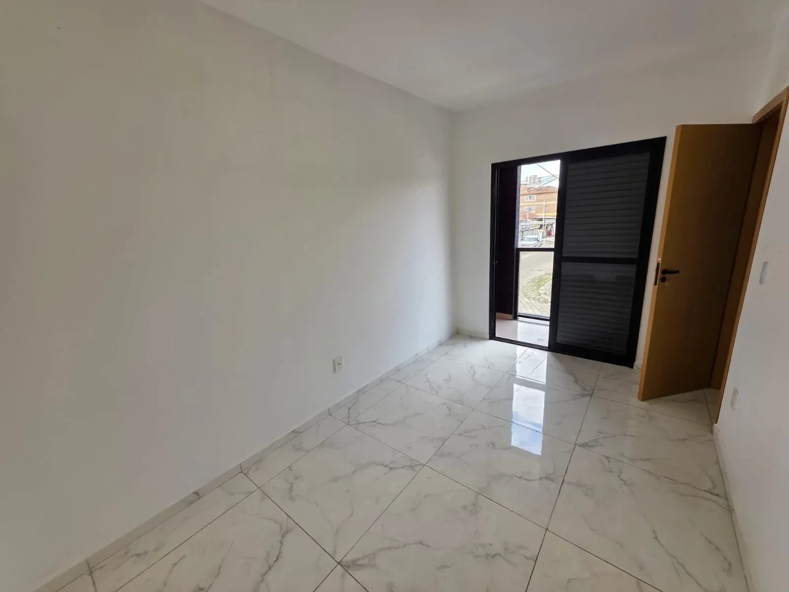 Imagem Casa de Condomínio com 2 Quartos à Venda, 63 metros em Parque São Vicente - São Vicente