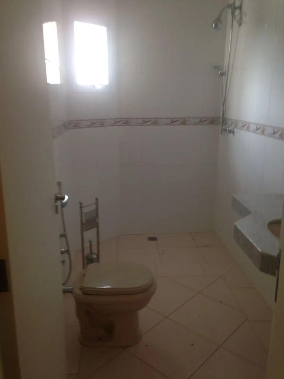 Imagem Casa Sobrado de 400m², Localizada no Condomínio Residencial Vivendas do Lago - SOROCABA/SP!