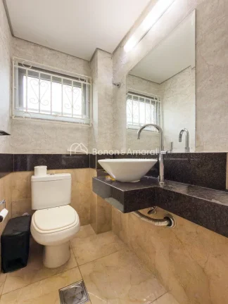 Imagem Casa de Condomínio à venda na Chácara da Barra em Campinas!!

No térreo, ampla sala para 2 ambie...
