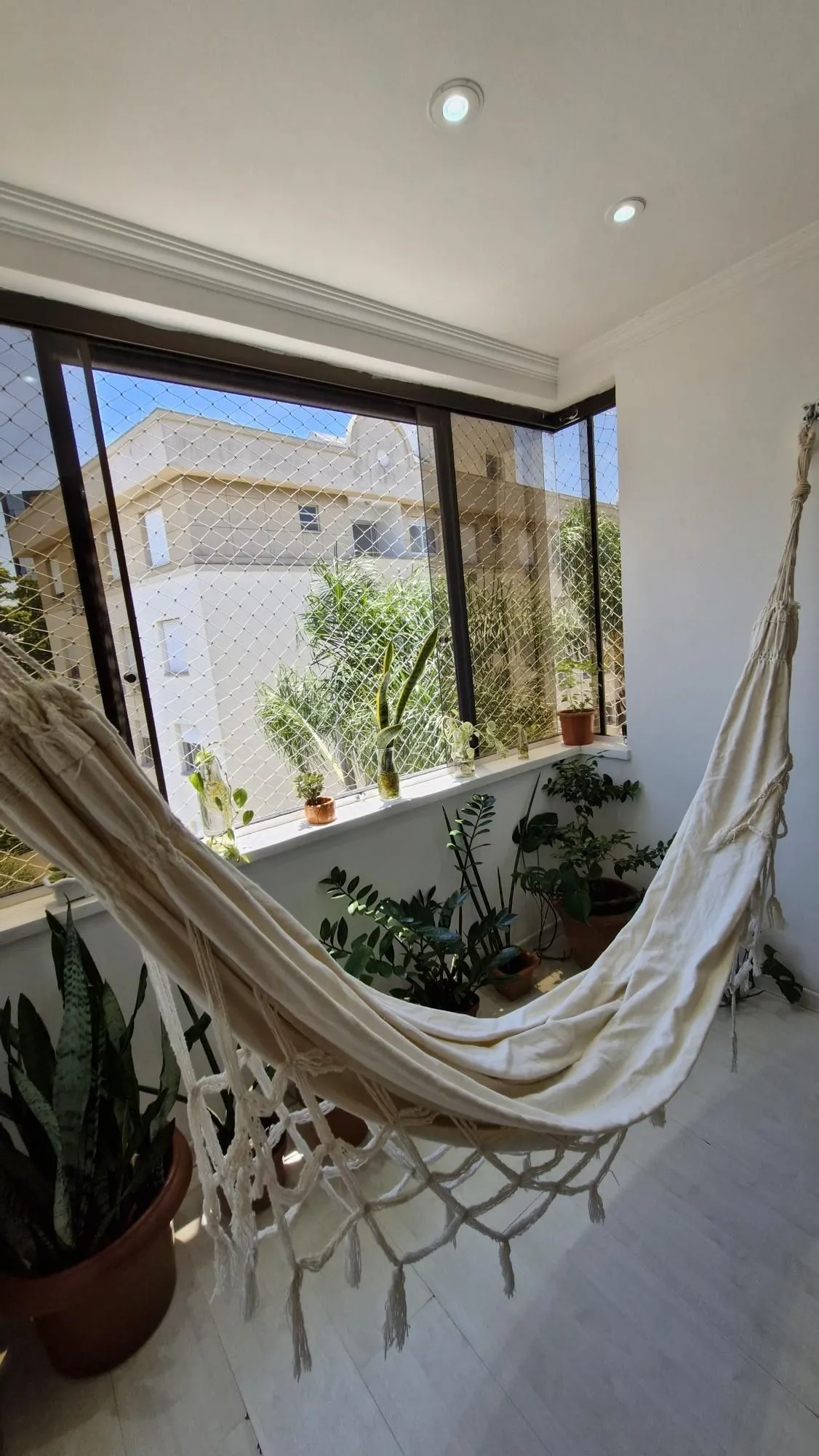 Imagem Excelente Apartamento de dois Dormitórios perto do Bourbon Aparício Borges.