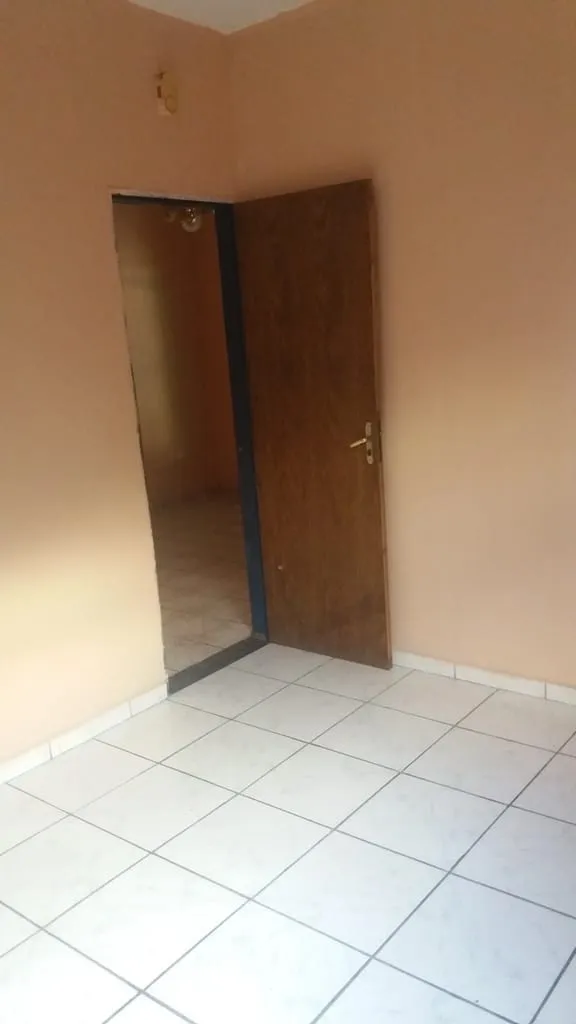 Imagem Casa à venda 2 Quartos, 2 Vagas, 300M², Residencial Ouro Verde, Pindamonhangaba - SP