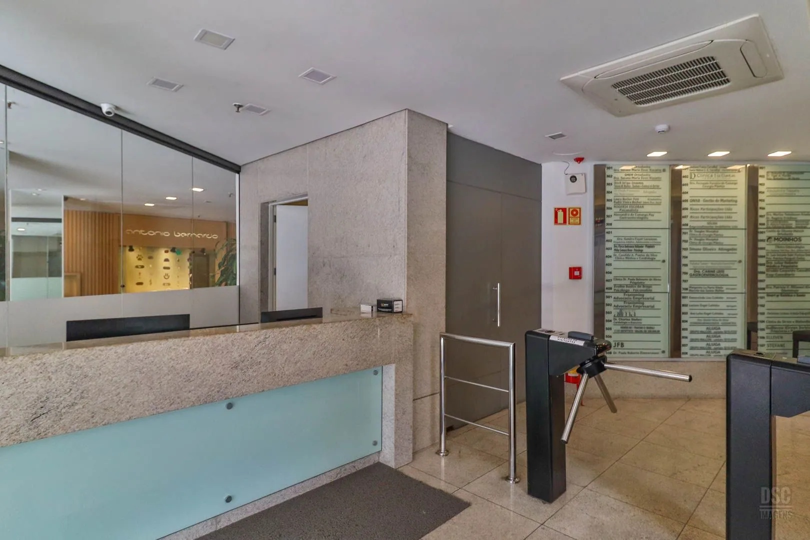 Imagem Sala comercial em um ponto excelente da Rua Padre Chagas.