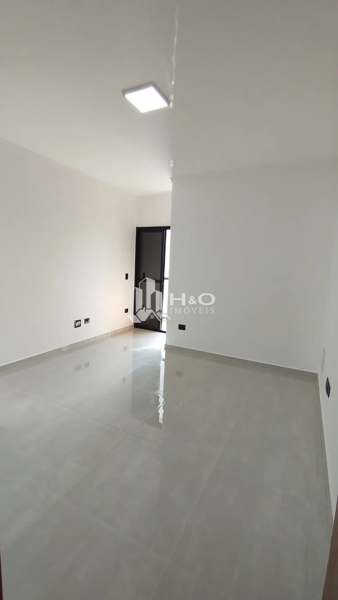 Imagem Oportunidade, Sobrado Frontal à Venda - 111m² de Área Útil | 3 Dormitórios | 3 Vagas, Bairro Jardim Brasília, Itaquera.