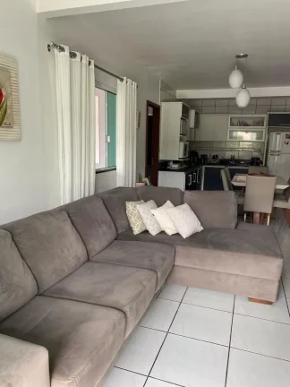 Imagem Casa Espetacular a 1,4 km da Praia Central de Garopaba-SC: Mobiliada e Pronta para Você!