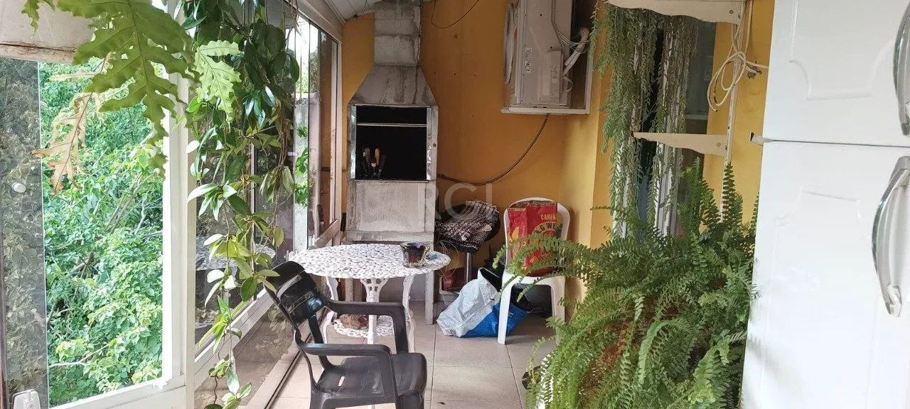 Imagem Casa para Venda - 250m², 3 dormitórios, sendo 1 suites, 2 vagas - Vila Nova, Porto Alegre