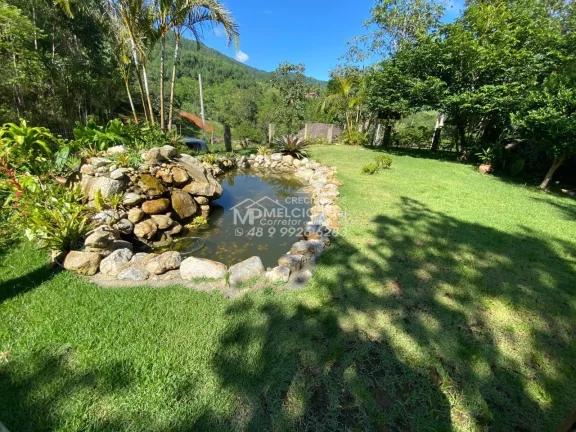 Imagem Sítio a VENDA, no Bairro Rolador, em Canelinha 10 Km, do centro. Nesse passa um ribeiro de cachoeira nos fundos da casa Tendo uma casa de 2 dormitóri