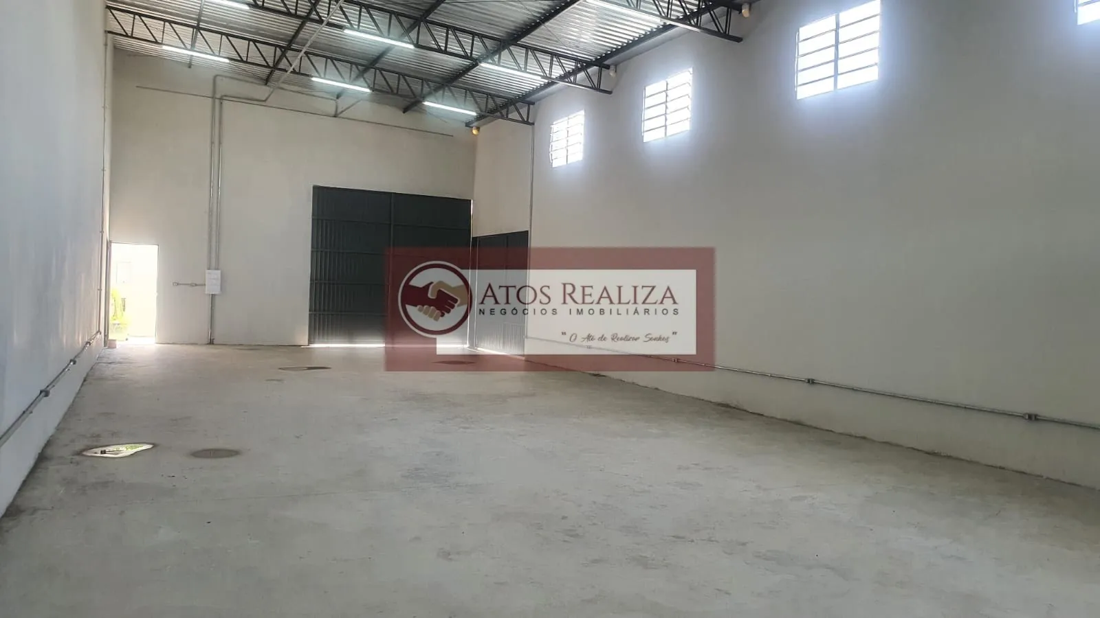Imagem Alugo Galpão de 360m² em Jardim Satélite - São Paulo: locação por R$ 10.000.Grande oportunidade para seu negócio.