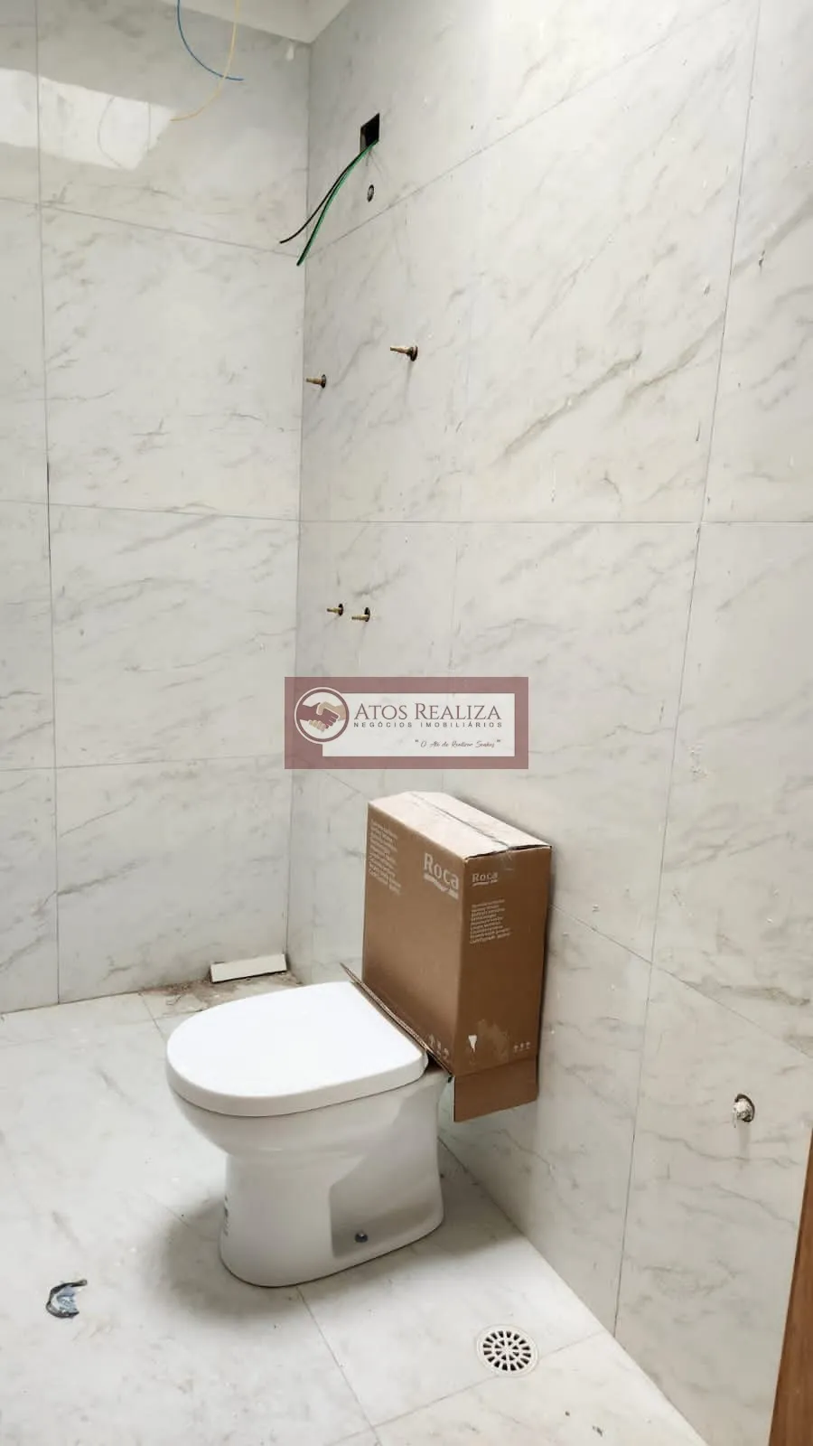 Imagem Vendo OPORTUNIDADE na Vila Ariete, Região de Campo Grande e Sabará, Sobrado de 108m² com 3 dormitórios, 1 suíte, sacada, 2 banheiros e 1 Lavabo, 2 vagas de garagem por R$720.000 para venda, Oportunidade, confira.