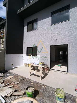 Imagem Sobrado à venda no bairro Alto Tarumã - Pinhais/PR
