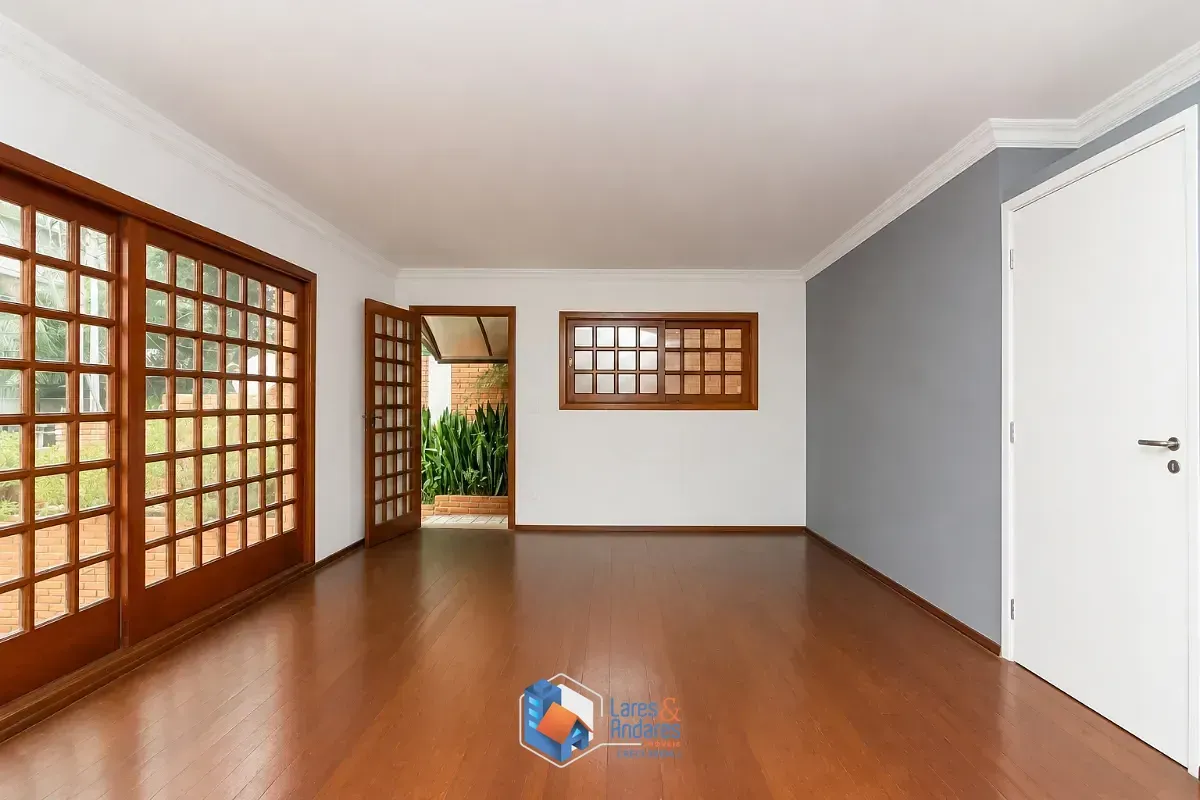 Imagem Sobrado para venda em Vila Madalena com 4 quartos, sendo 2 suítes, 191m²