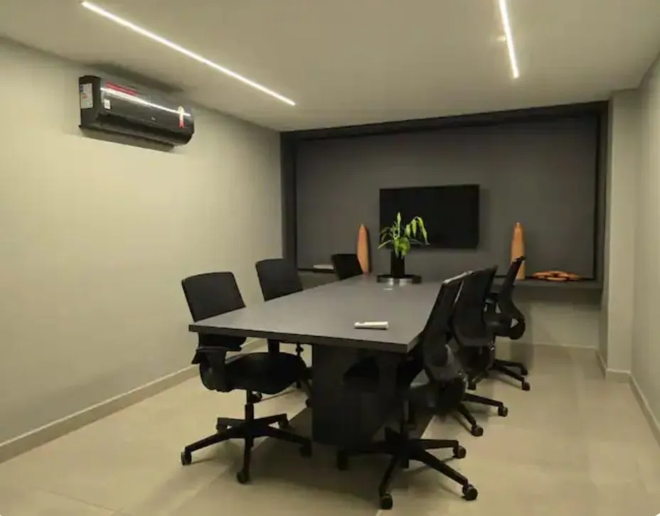Imagem Loft moderno no Bessa, a 50m do mar, com suíte climatizada, coworking, piscina e segurança 24h.