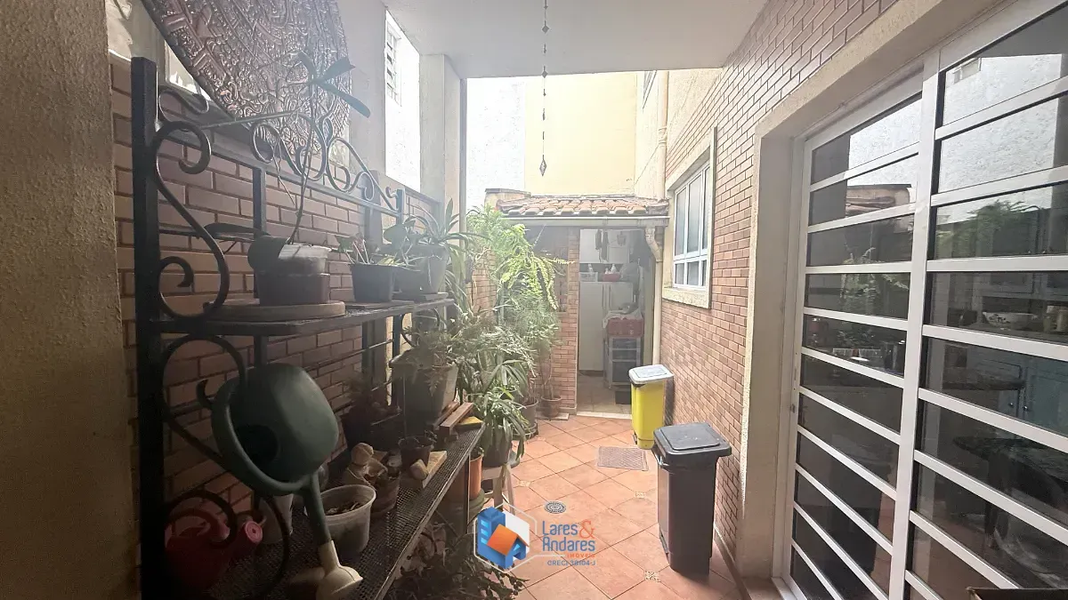 Imagem Sobrado para venda em Perdizes com 4 quartos, sendo 1 suíte, 180m²