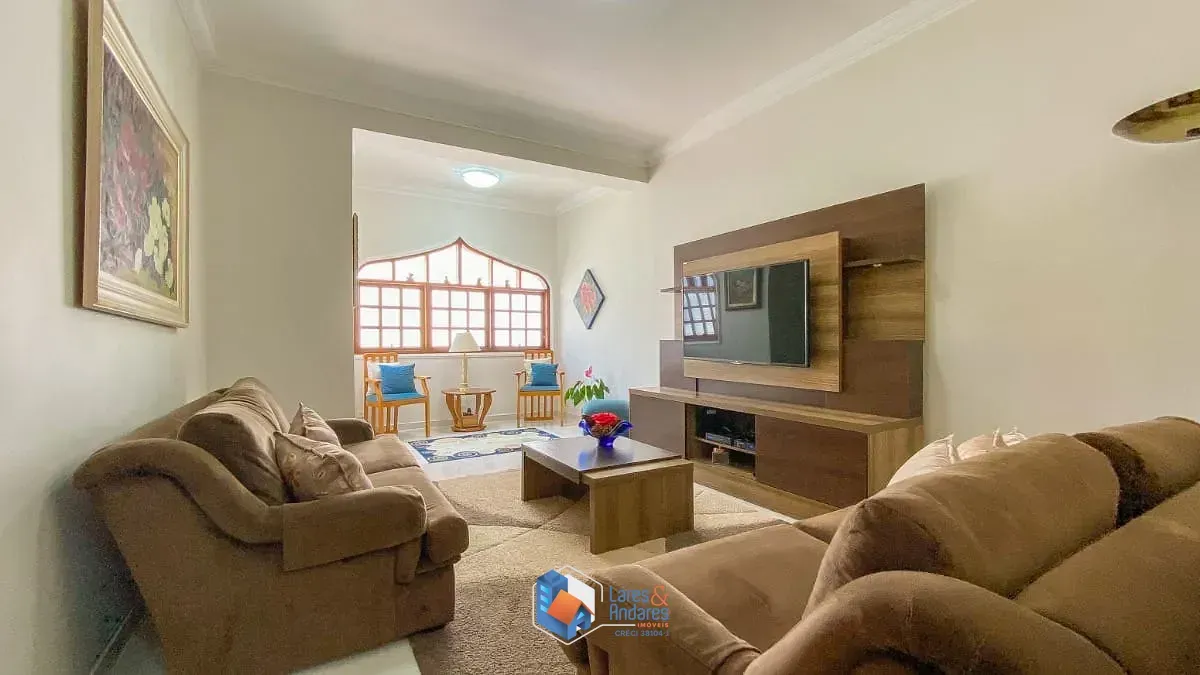 Foto do imóvel Casa para venda em Cambuci com 5 quartos, sendo 3 suítes, 275m² em Avenida Lacerda Franco
