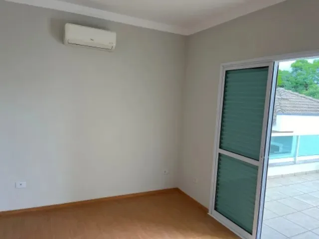 Imagem Casa no Condomínio Lago da Serra, ao lado do lago no centro da cidade de Araçoiaba da Serra