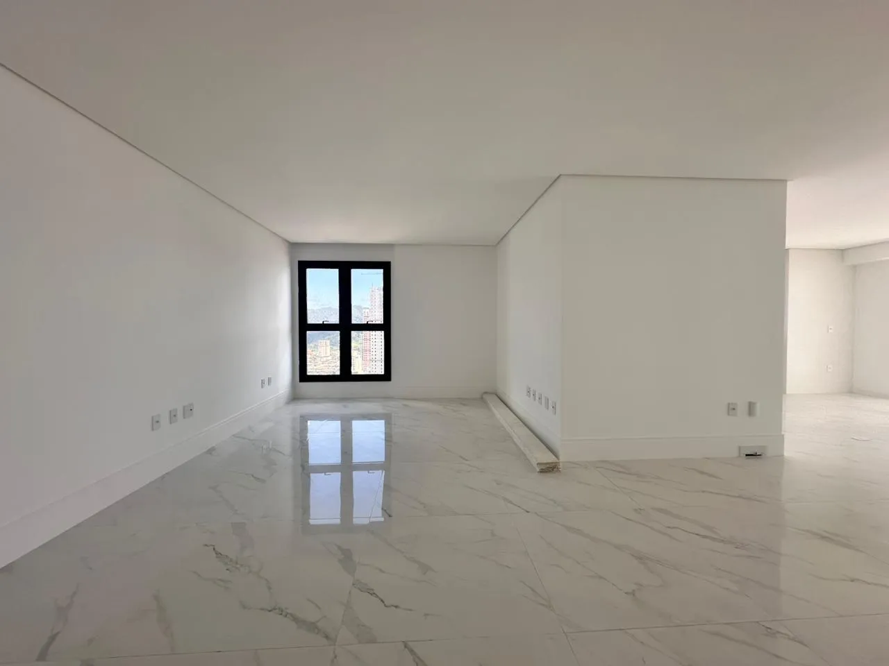 Imagem Apartamento com vista para o mar à venda com 208m2 por R$ 5.700.000,00