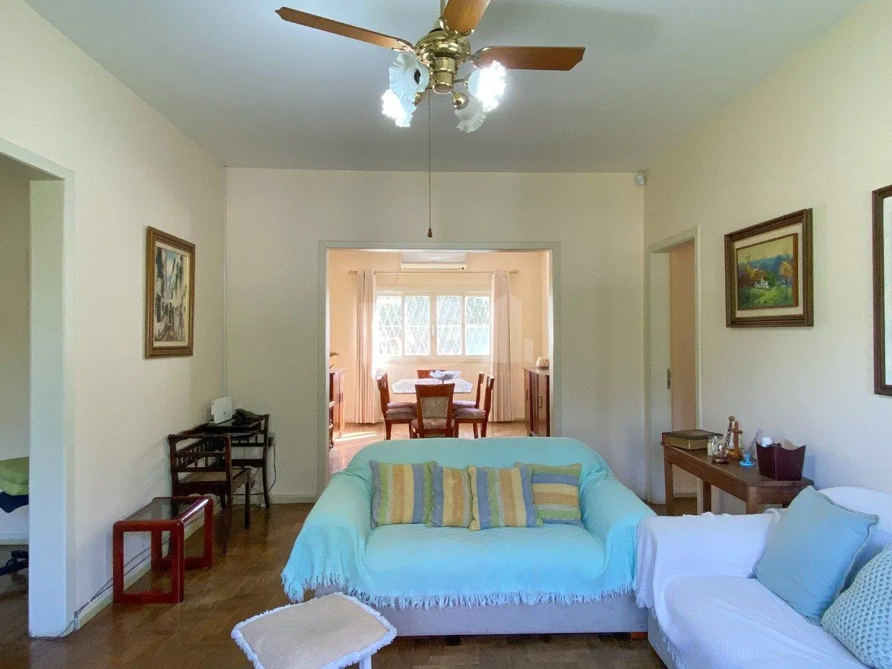 Imagem Casa com 4 dormitórios, no bairro Nossa Senhora das Graças em Canoas/RS