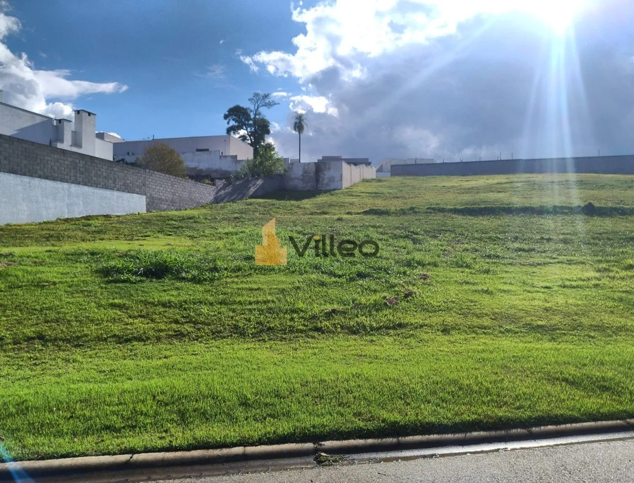Imagem Descubra o privilégio de viver em um dos endereços mais cobiçados de Sorocaba. Este terreno de 1....