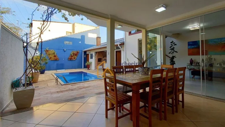 Imagem Casa com 3 suítes à venda - Margem Esquerda - Cachoeira Paulista/SP