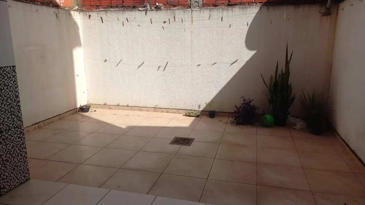 Imagem Casa Sobrado de 125m² com 4 Dormitórios Localizado no Jardim Altos do Itavuvu.