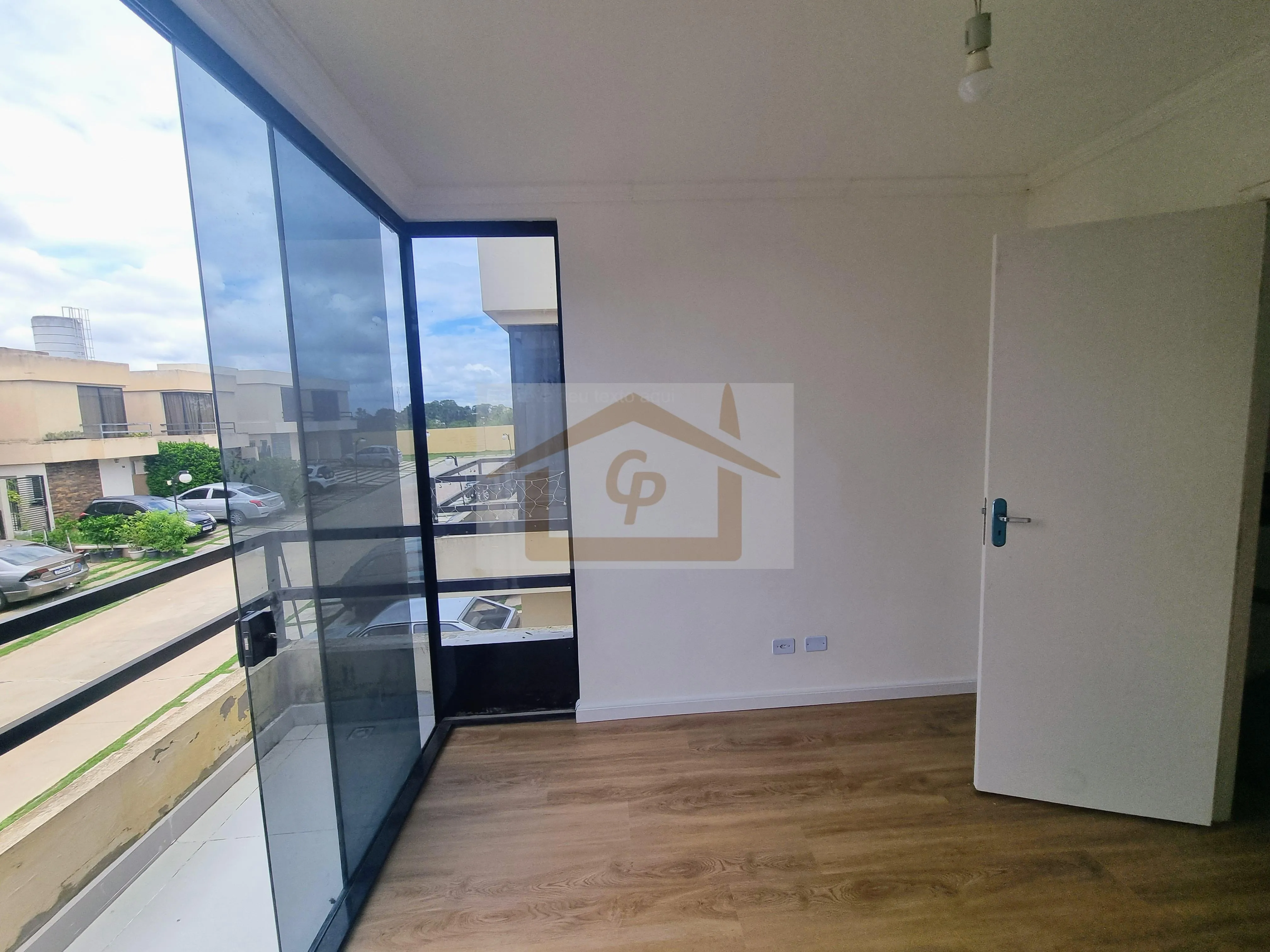 Imagem Pequeno Residencial, Casa com Duas Suítes, varanda, 2 vagas