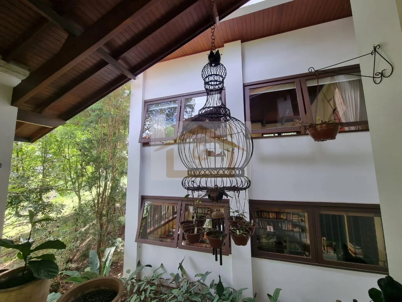 Imagem Conforto, segurança e natureza!!! Casa com 3 suítes , 4 vagas - *Granja Viana