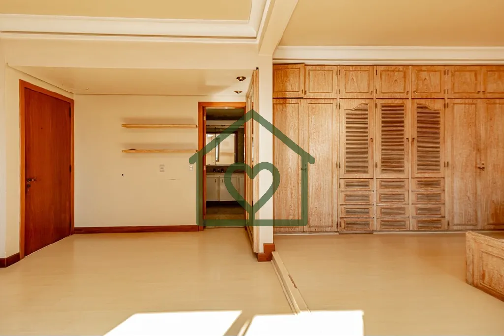 Imagem Apartamento de 330m2 privativos em localização privilegiada no bairro Rio Branco, a apenas duas qu...