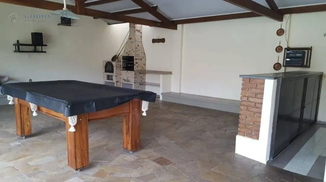 Imagem Casa Espaçosa com Piscina, Salão de Festas e Área Gourmet