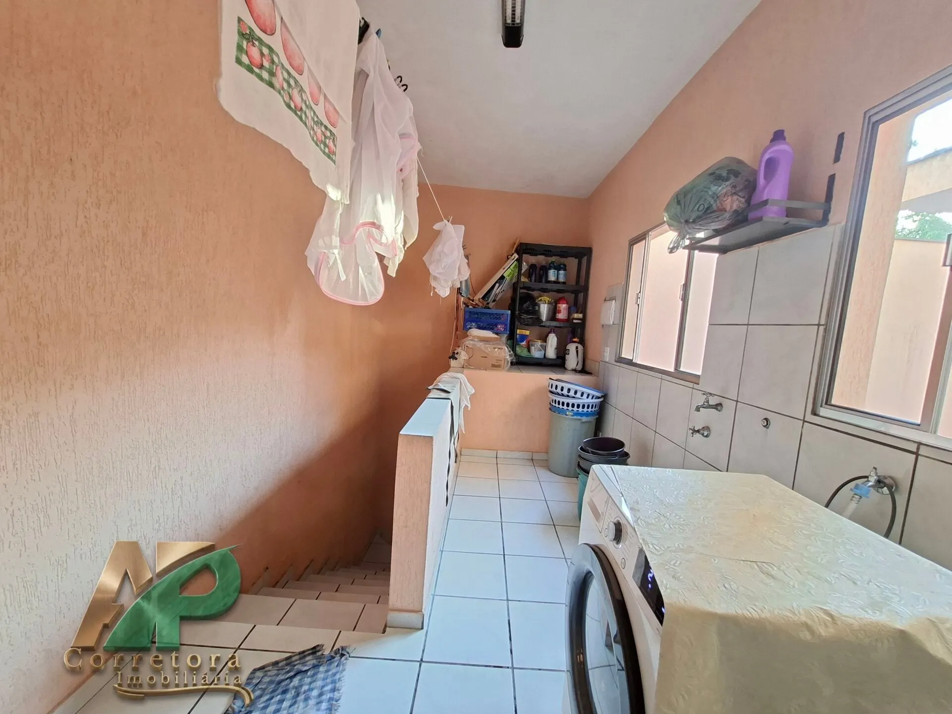 Imagem Sobrado Amplo com 208m² no Jardim Saporito Taboão da Serra