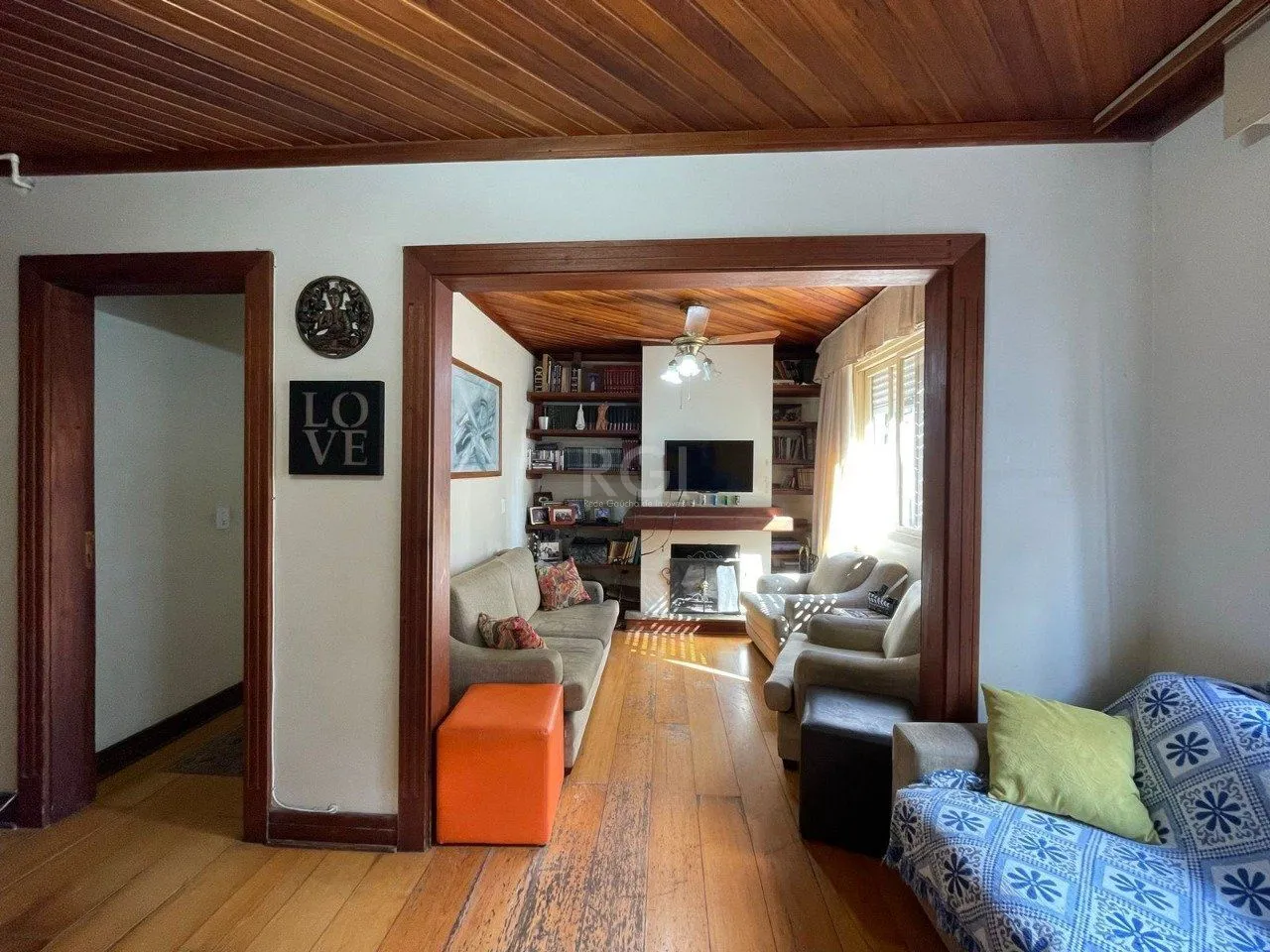 Imagem Cobertura a venda 5 Quartos, suíte e 2 vagas, no Bairro Menino Deus, Poa/RS