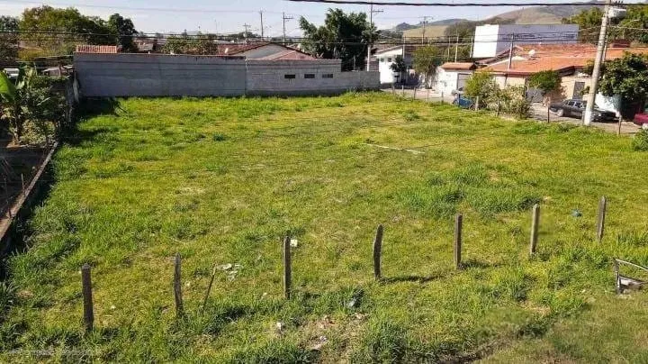 Imagem Terrenos Planos à Venda no Bairro Jardim Regina, Próximos à Rodovia Presidente Dutra, Com Excelente Localização e Documentação Regularizada