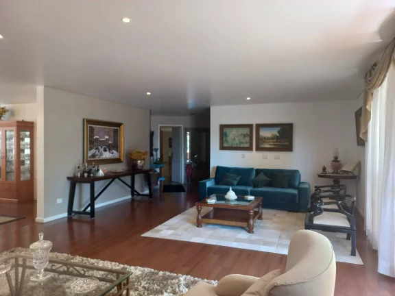 Imagem Apartamento No Cabral - 1 Por Andar - 500 m²