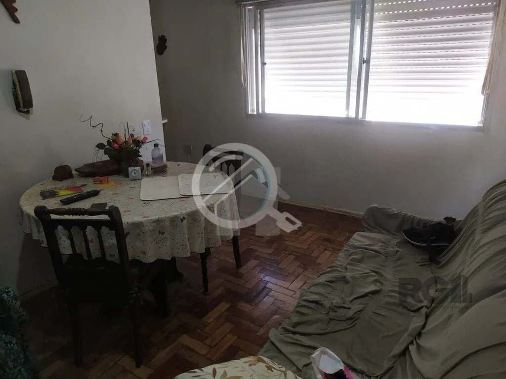 Imagem Excelente oportunidade de apartamento à venda no Bairro Partenon em Porto Alegre. Com 2 dormitório...