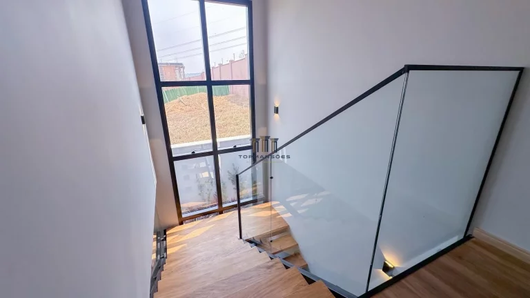 Imagem Casa moderna com vista definitiva, piscina suspensa em Alphaville/ Vespasiano