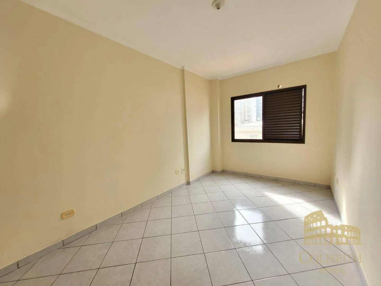 Imagem Apartamento com 1 dormitório para alugar, 54 m² por R$ 2.300,00/mês - Tupi - Praia Grande/SP