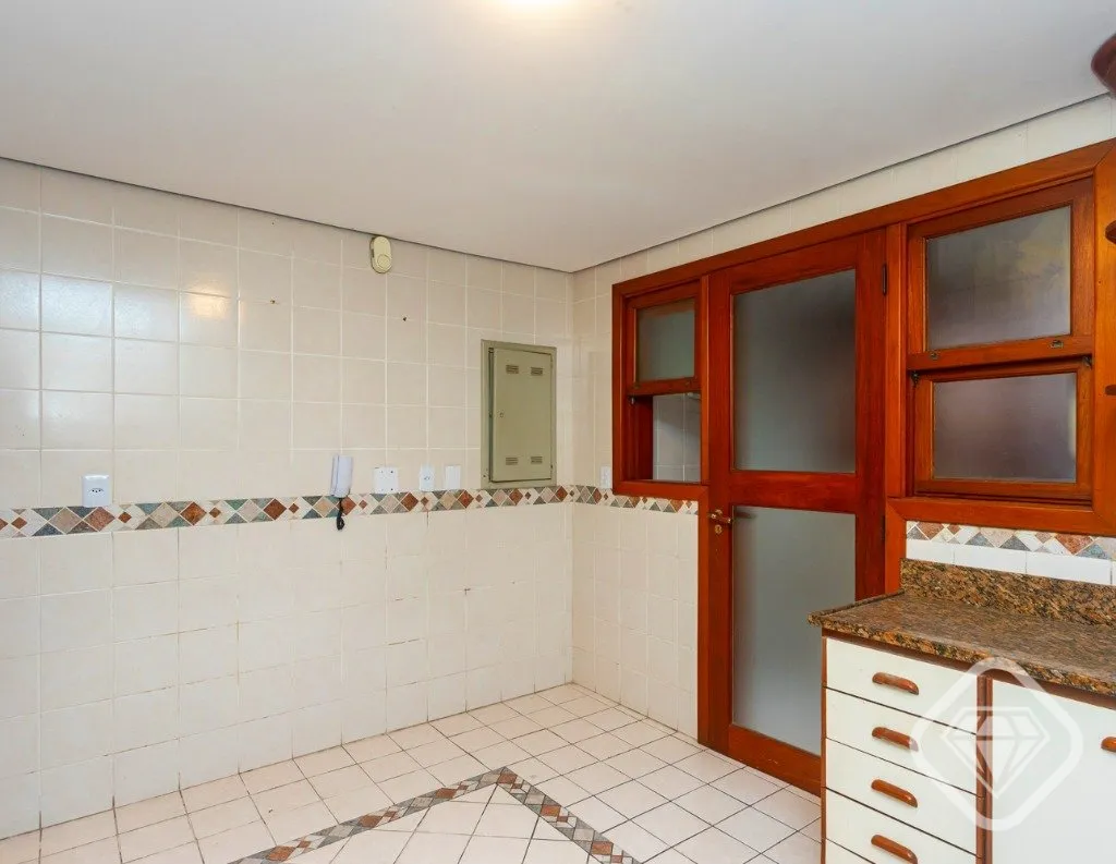 Imagem Apartamento térreo amplo, com pátio exclusivo e sacadão com churrasqueira em Ipanema, próximo à...