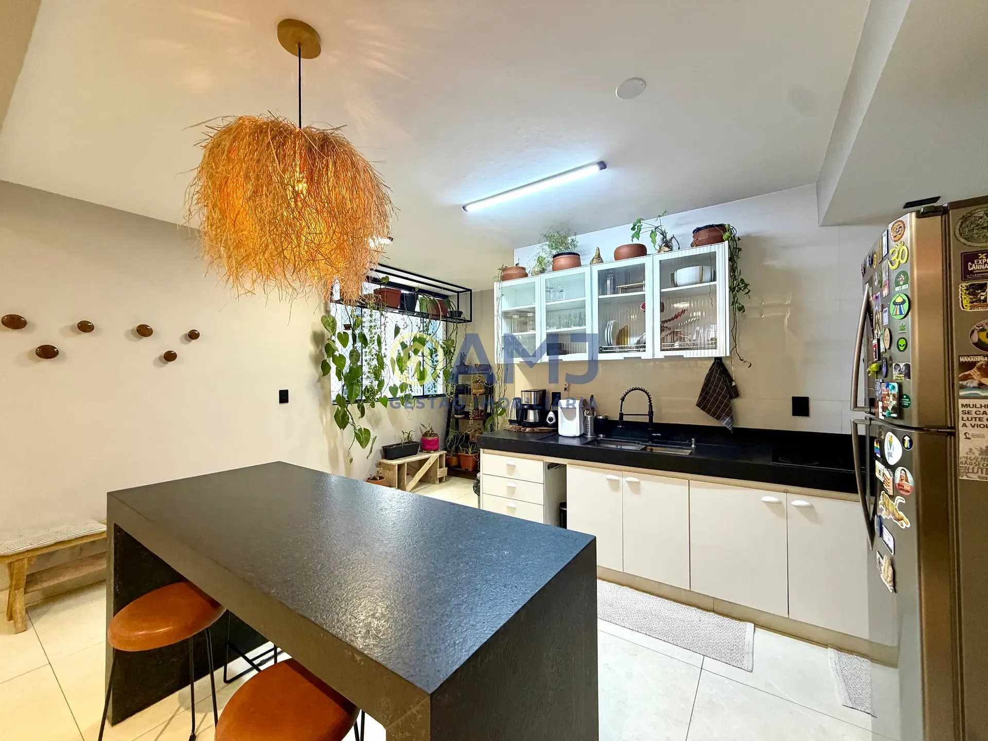 Imagem APARTAMENTO MOBILIADO E TOTALMENTE REFORMADO À VENDA - CENTRO | RUA 07