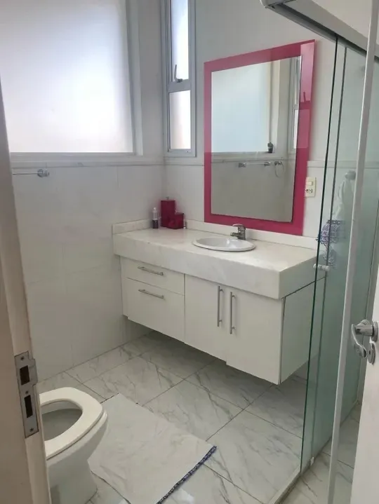 Imagem Casa Sobrado de 360m² Localizada no Granja Olga I!