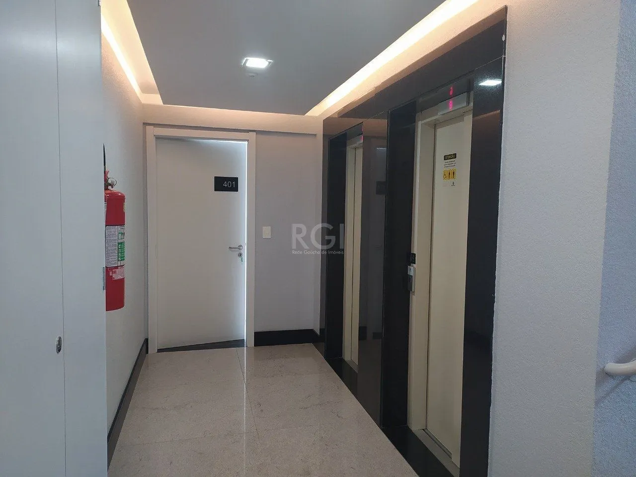 Imagem Apartamento para Venda - 123.71m², 3 dormitórios, sendo 1 suites, 2 vagas - Petrópolis