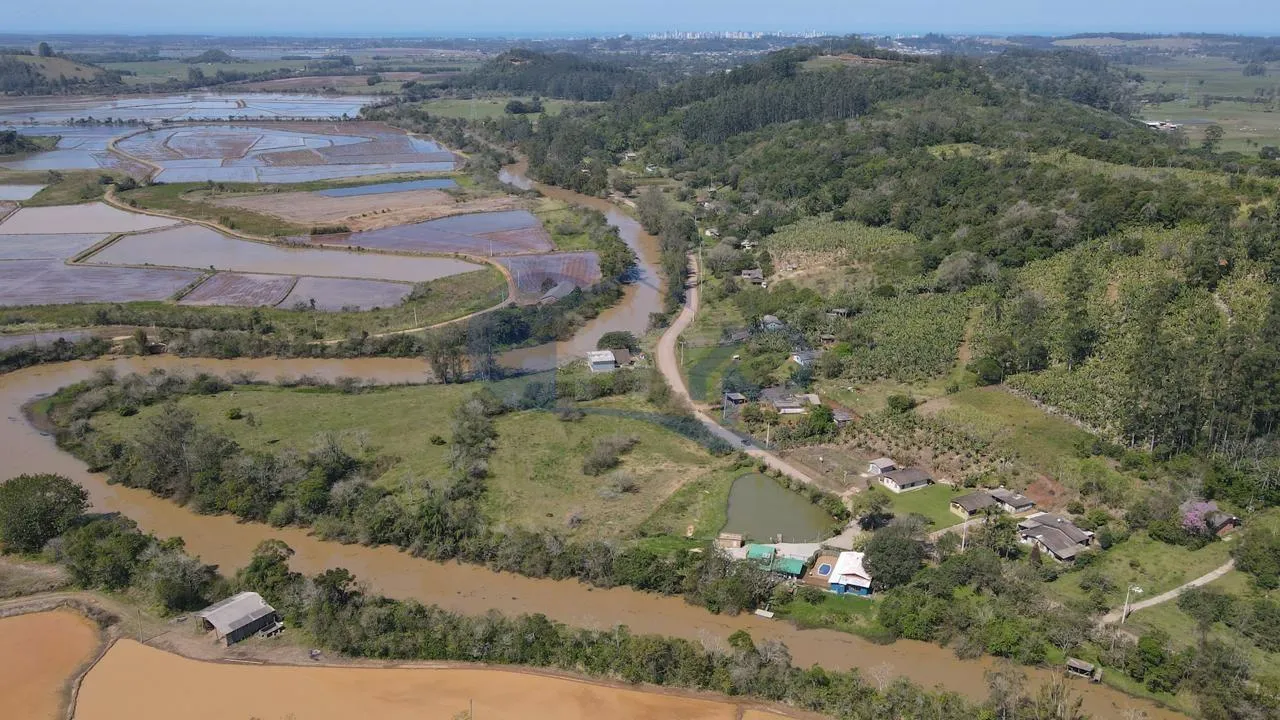 Imagem Sitio com chale e casa de alvenaria em Vila Sao Joao, Torres
