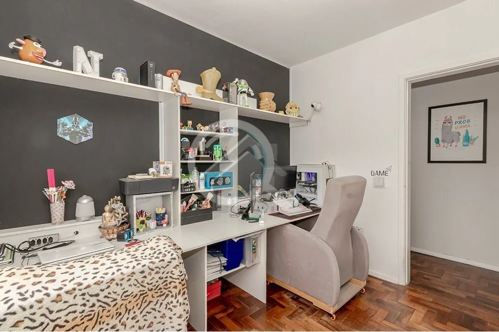 Imagem Descubra seu novo lar ao se encantar com este espaçoso apartamento de 81m², situado no coração d...